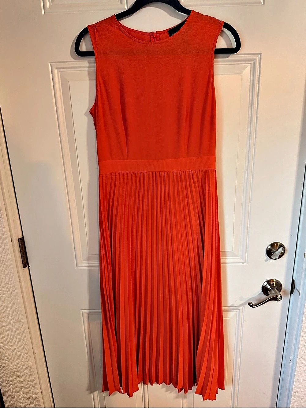 Donna Morgan Pleated Midi Dress in Orange Size 6 Like New